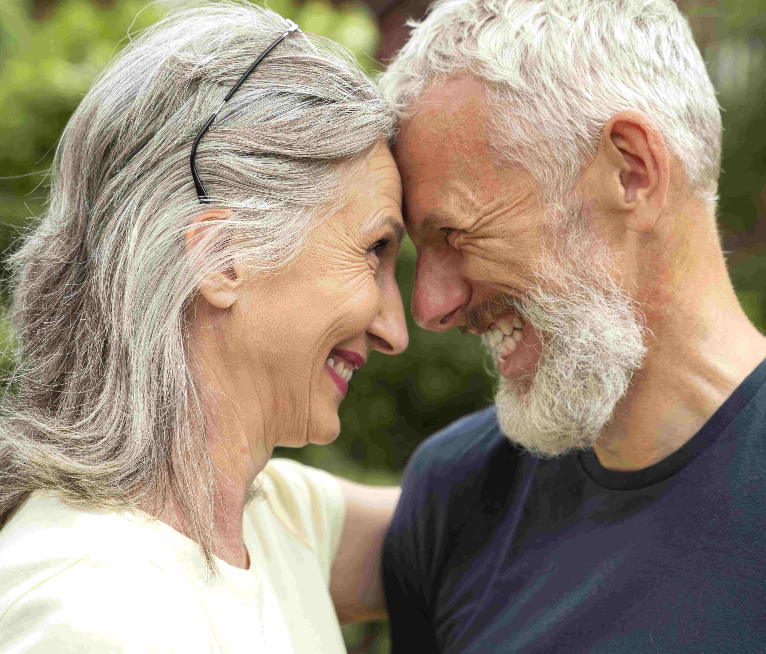 close-up-senior-romantic-couple